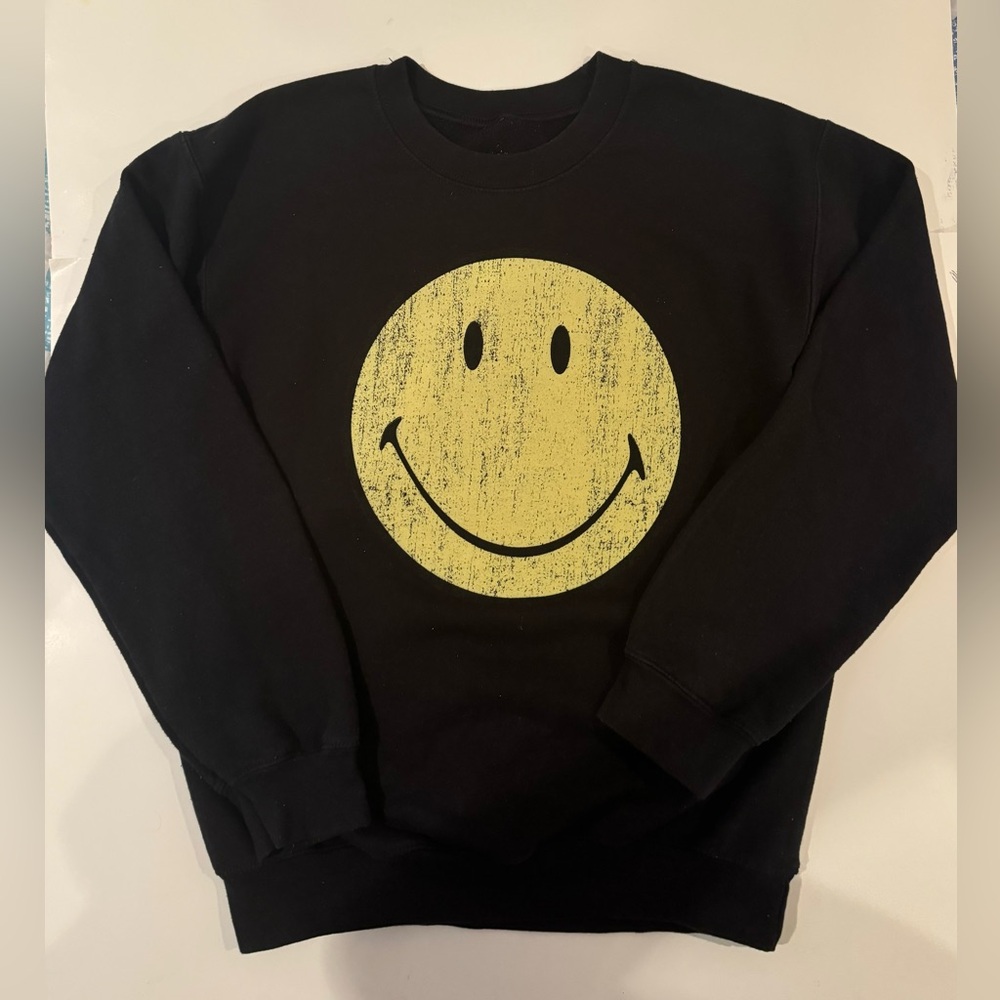 PacSun Womens Sweatshirt (Size Small) Black crewneck with yellow smiley face.